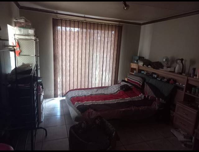 4 BEDROOM HOUSE FOR SALE IN VAN DYK PARK